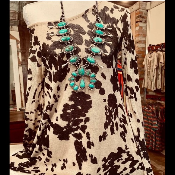 Boutique Cow print top - Picture 2 of 4